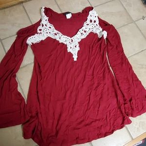 NWT  Venus Cold Shoulder Top XS